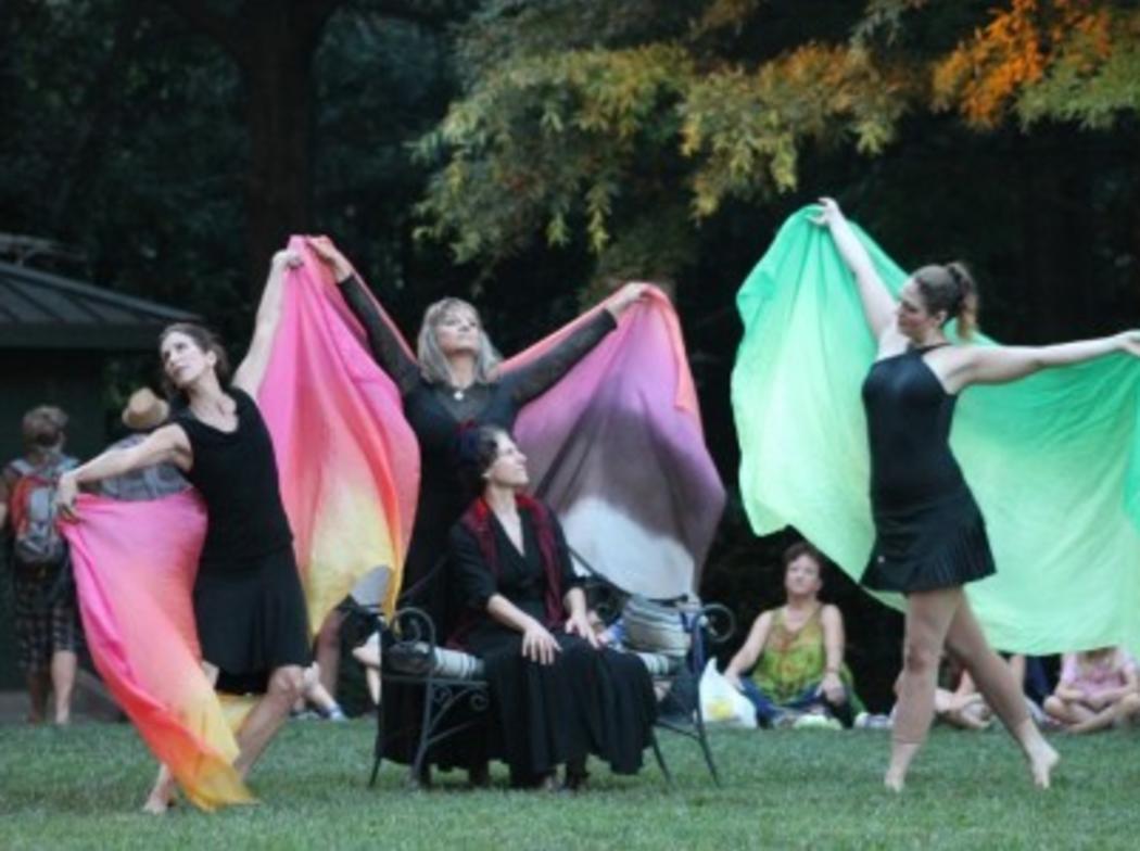 Circle Modern Dance