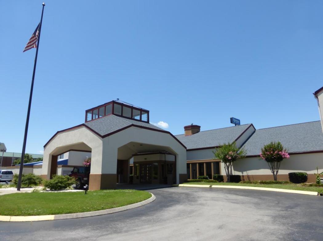 Red Roof Plus And Suites Knoxville West Cedar Bluff