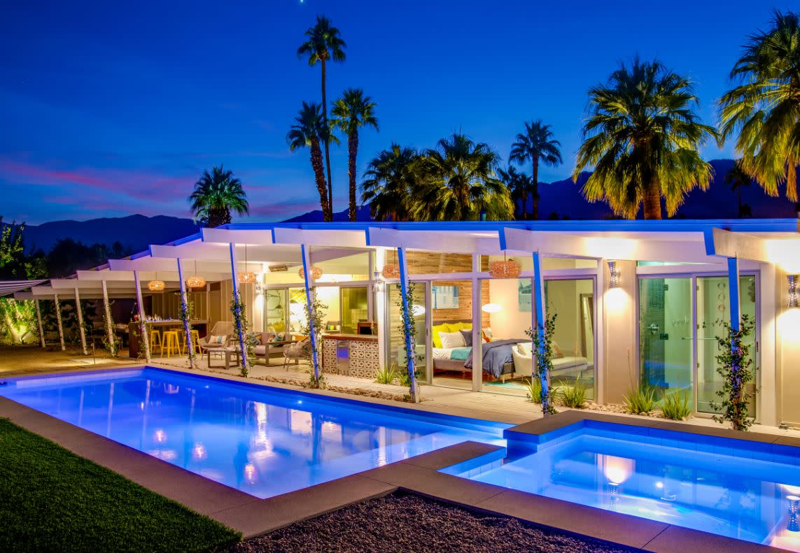 Beautiful backyard of a modern home in Palm Springs.