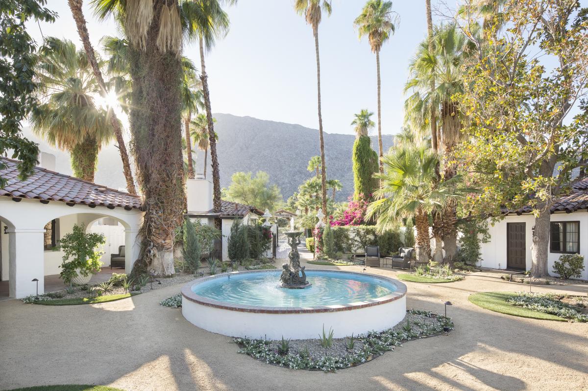 The fountain at Ingleside Inn in Palm Spring, California