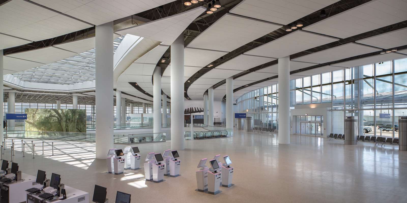 Louis Armstrong New Orleans International Airport (MSY)