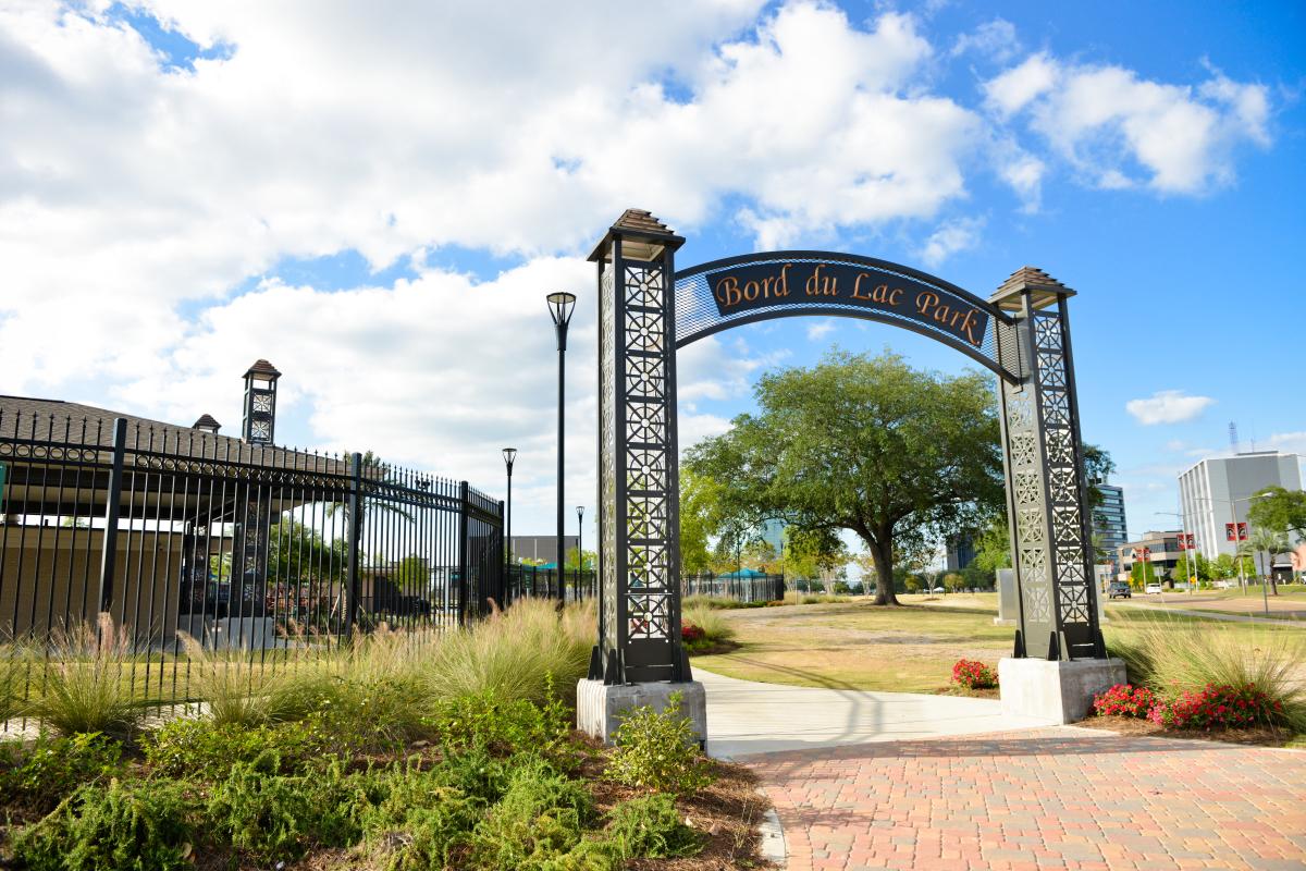 Lakefront Promenade Board du Lac