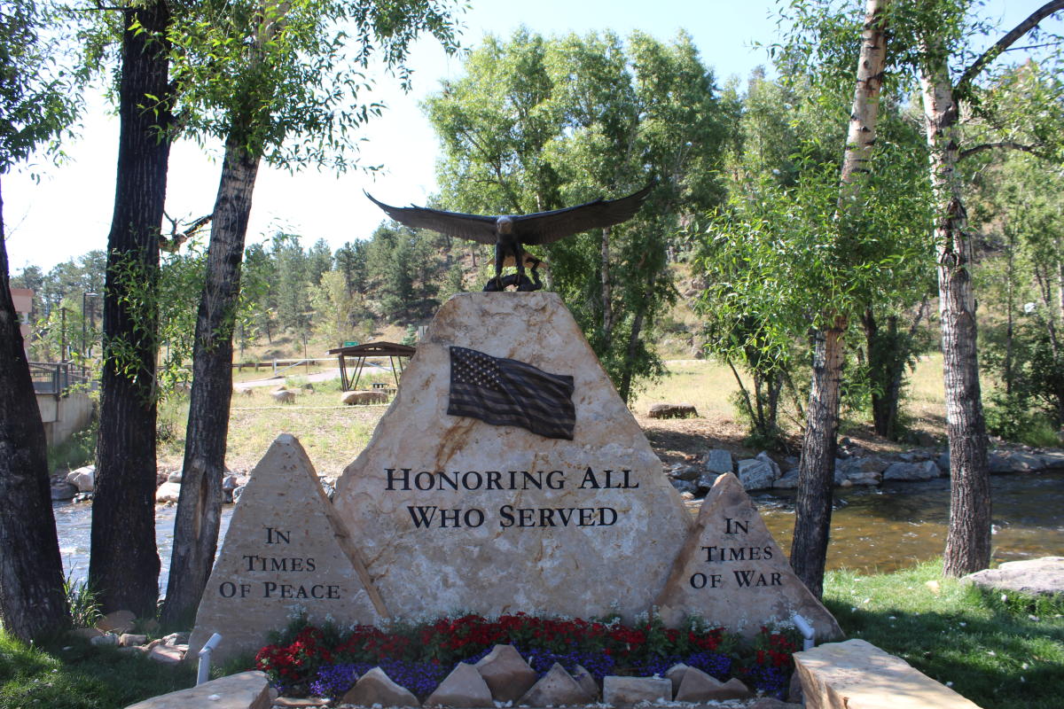 Statue Veterans Monument