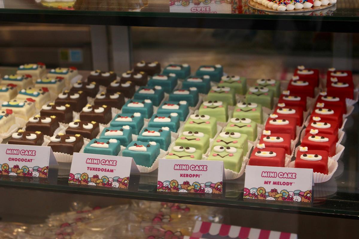 Mini cakes at Hello Kitty Cafe