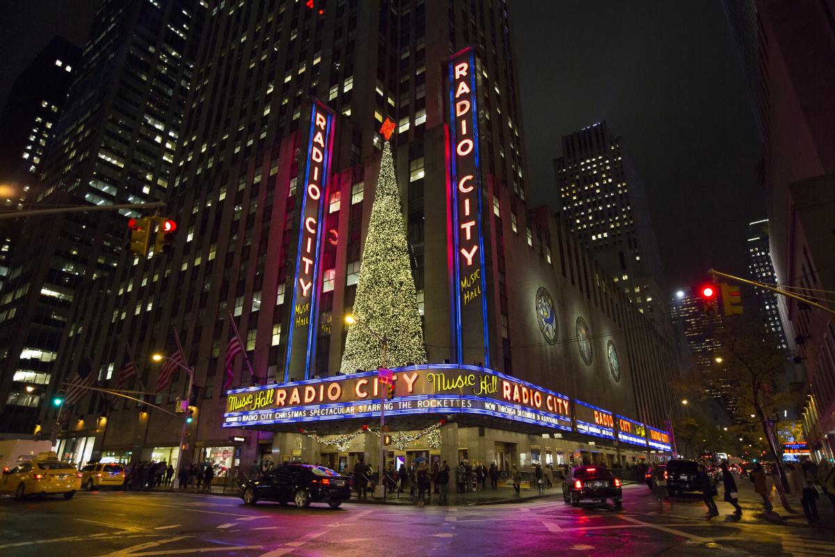 Radio City Music Hall, Exterior, EXPIRES