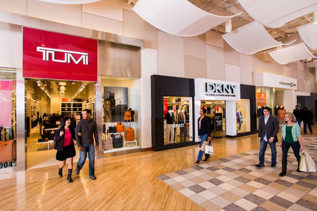 TUMI Luggage Store  Woodbridge in Woodbridge, VA