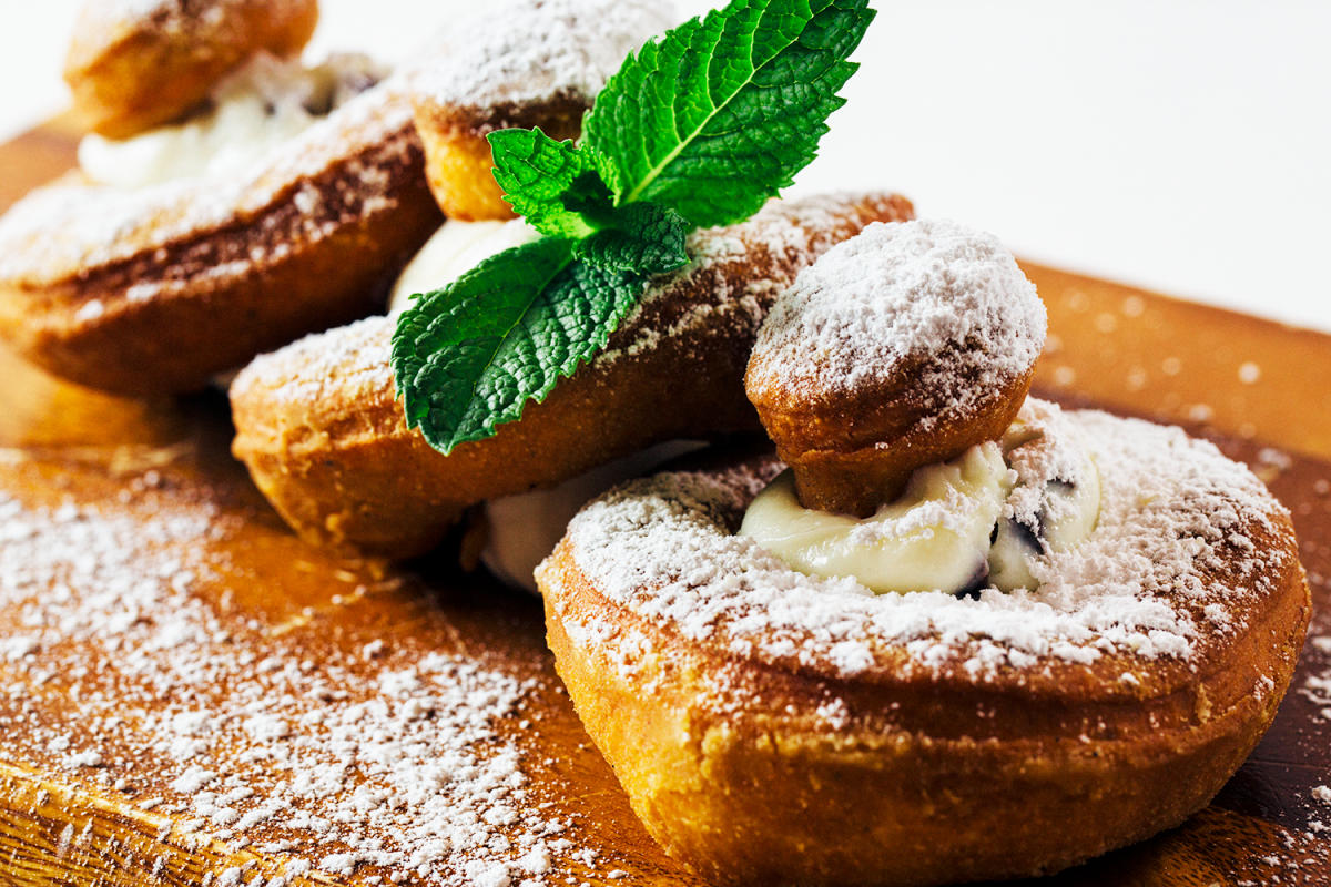 Hash Kitchen Cannoli Donuts