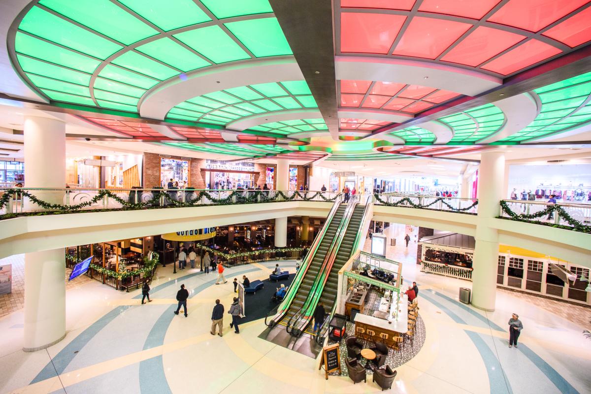 Tysons Malls Extend Hours for Holiday Shoppers