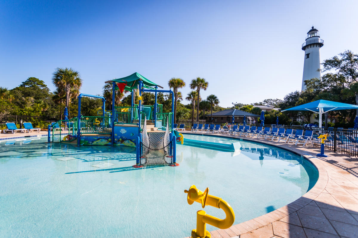 This public pool on St. Simons Island offers oceanfront views and is adjacent to the lighthouse