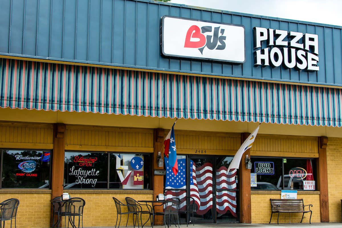 BJ's Pizza Exterior