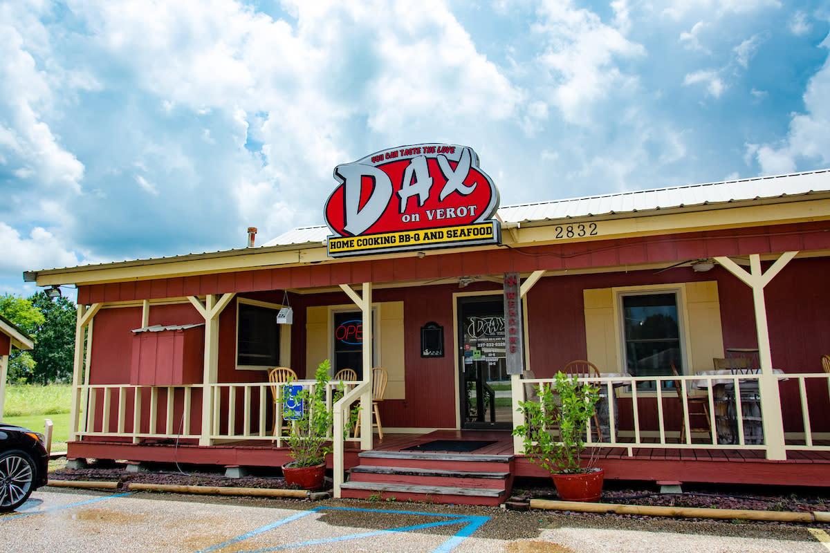 Dax on Verot Exterior