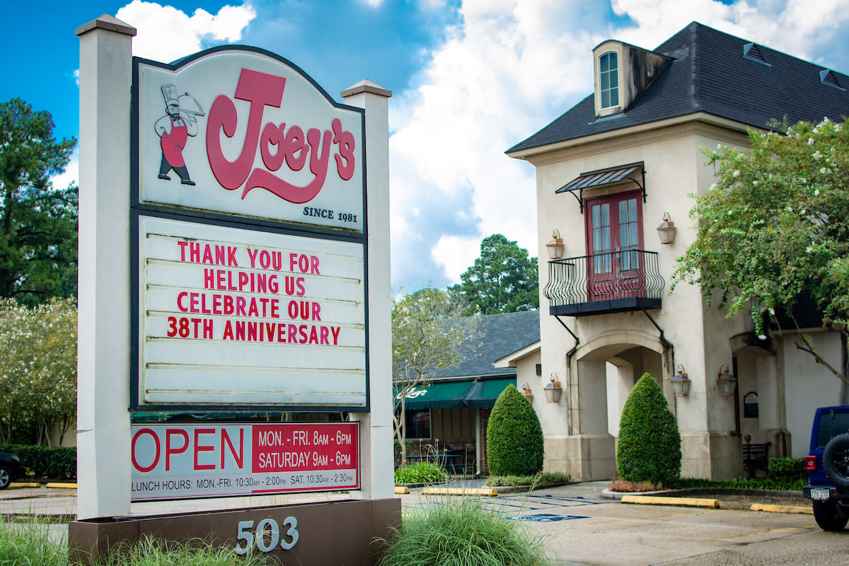Joey's Exterior