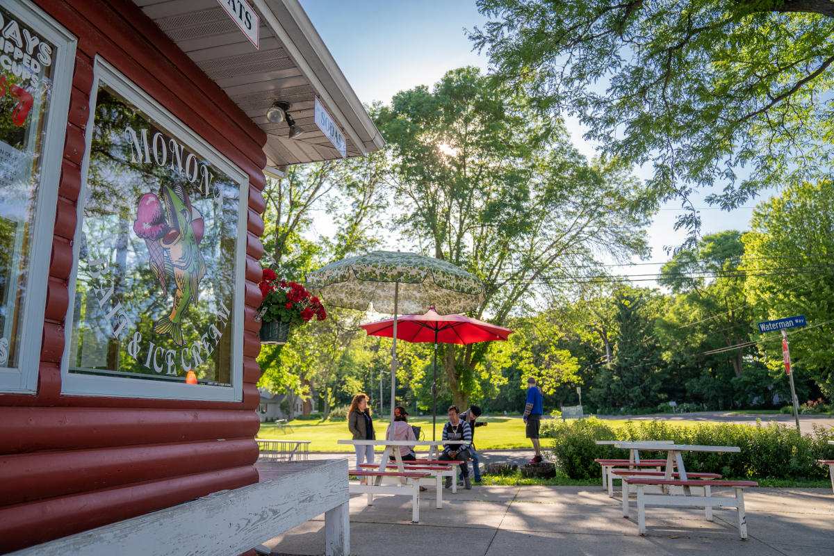 Picnic tables outside of Monona Bait and Ice Cream