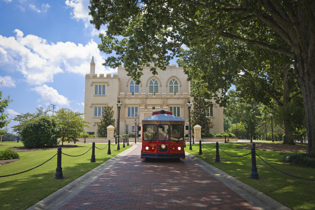 Trolley at Old Capital Building