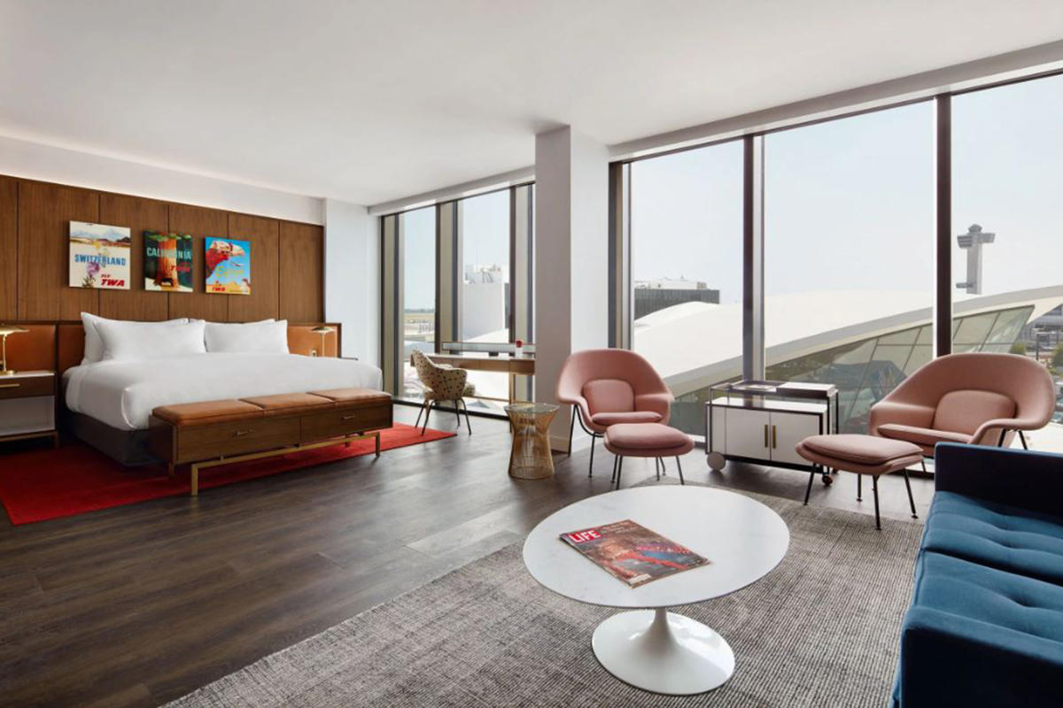 TWA-Hotel-Jamaica-Queens-NYC-Eero-Saarinen-Suite