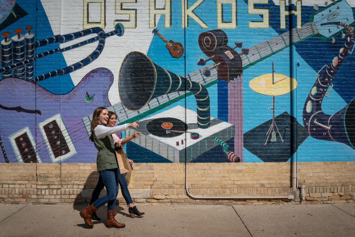 Ladies shopping in downtown Oshkosh