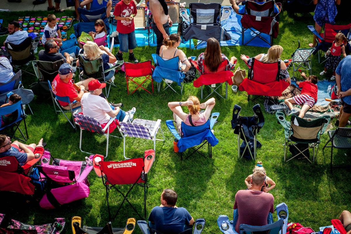 Seats 4th Fest