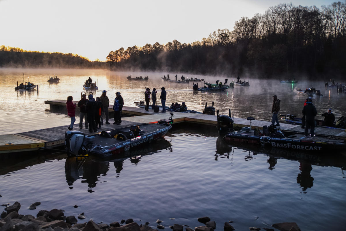 Major League Fishing - Falls Lake