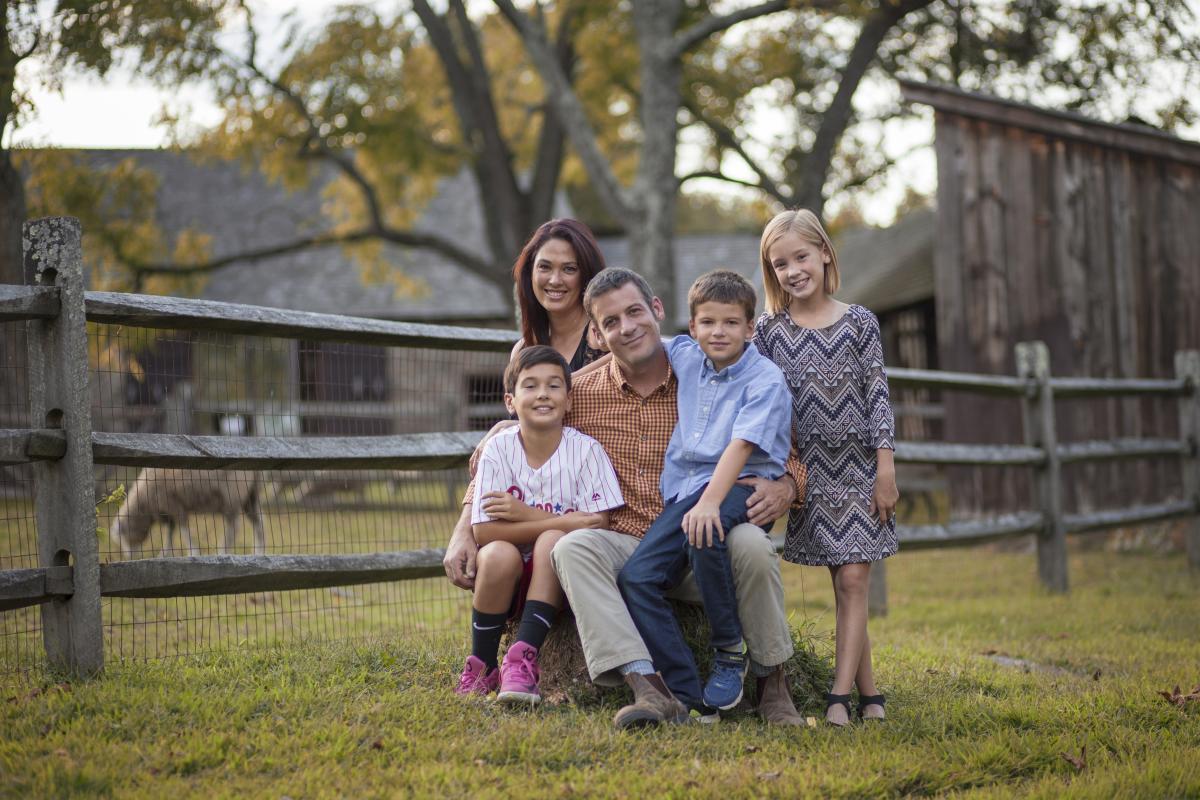Family family photo in Washington Crossing Historic Park