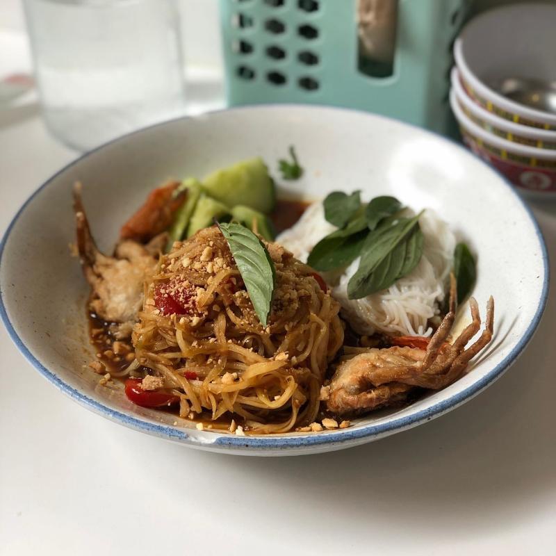 Nyum Bai noodle dish