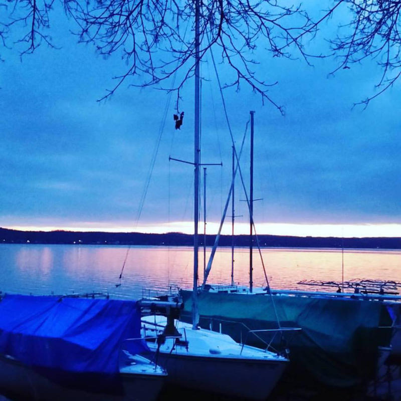 sunrise-lake-water-boats-scenic