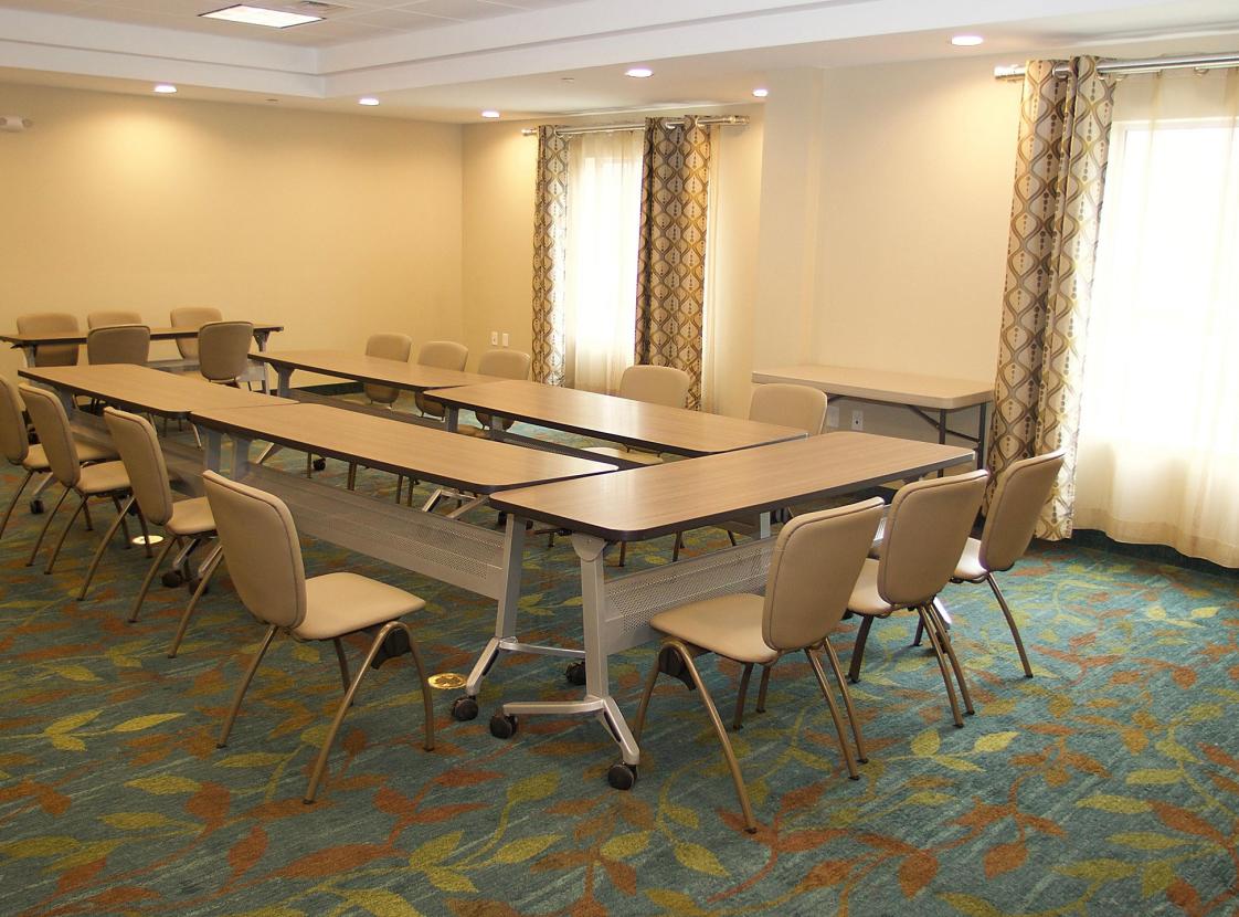 CANDLEWOOD SUITES DUMFRIES