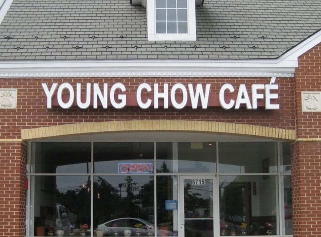 YOUNG CHOW CAFÉ