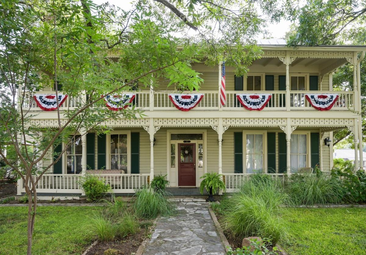 Carriage House Fredericksburg