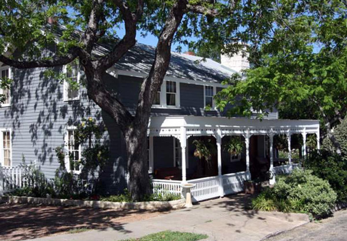 Gillespie House East Suite, West Suite