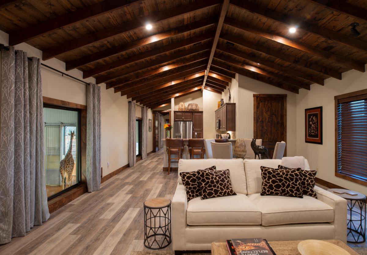 Longneck Manor-Lodging