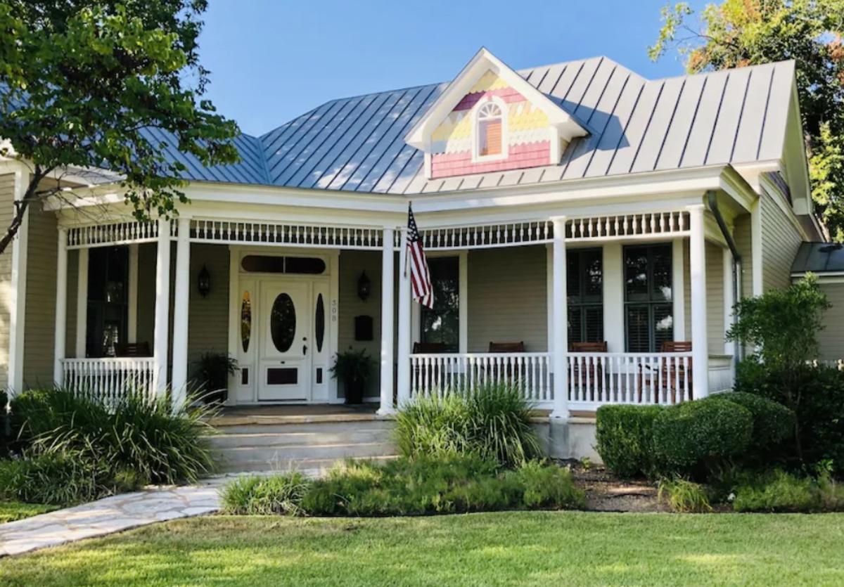 The Painted Lady Estate
