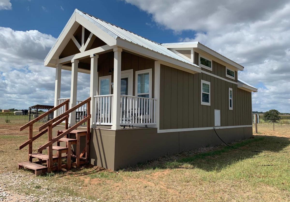 Vineyard View Cabin at Rustic Spur