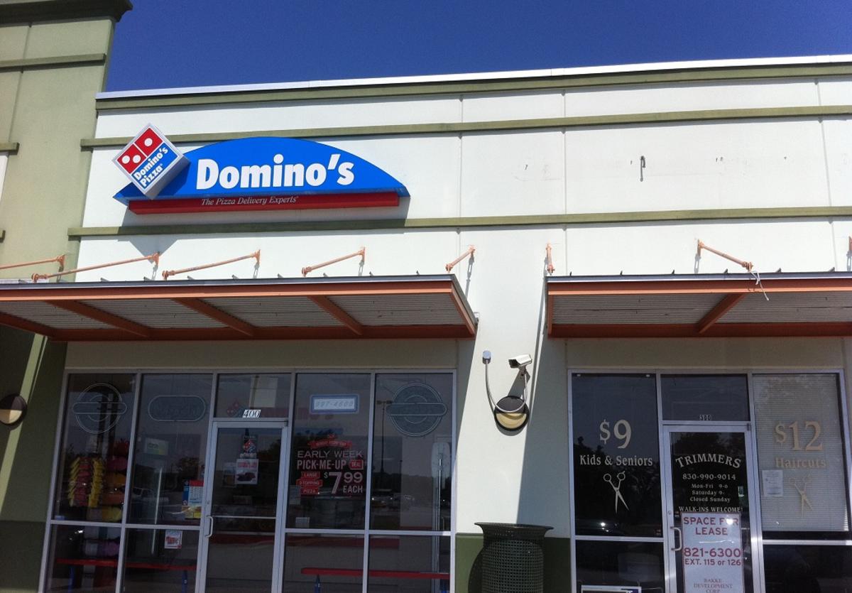 dominos bakersfield