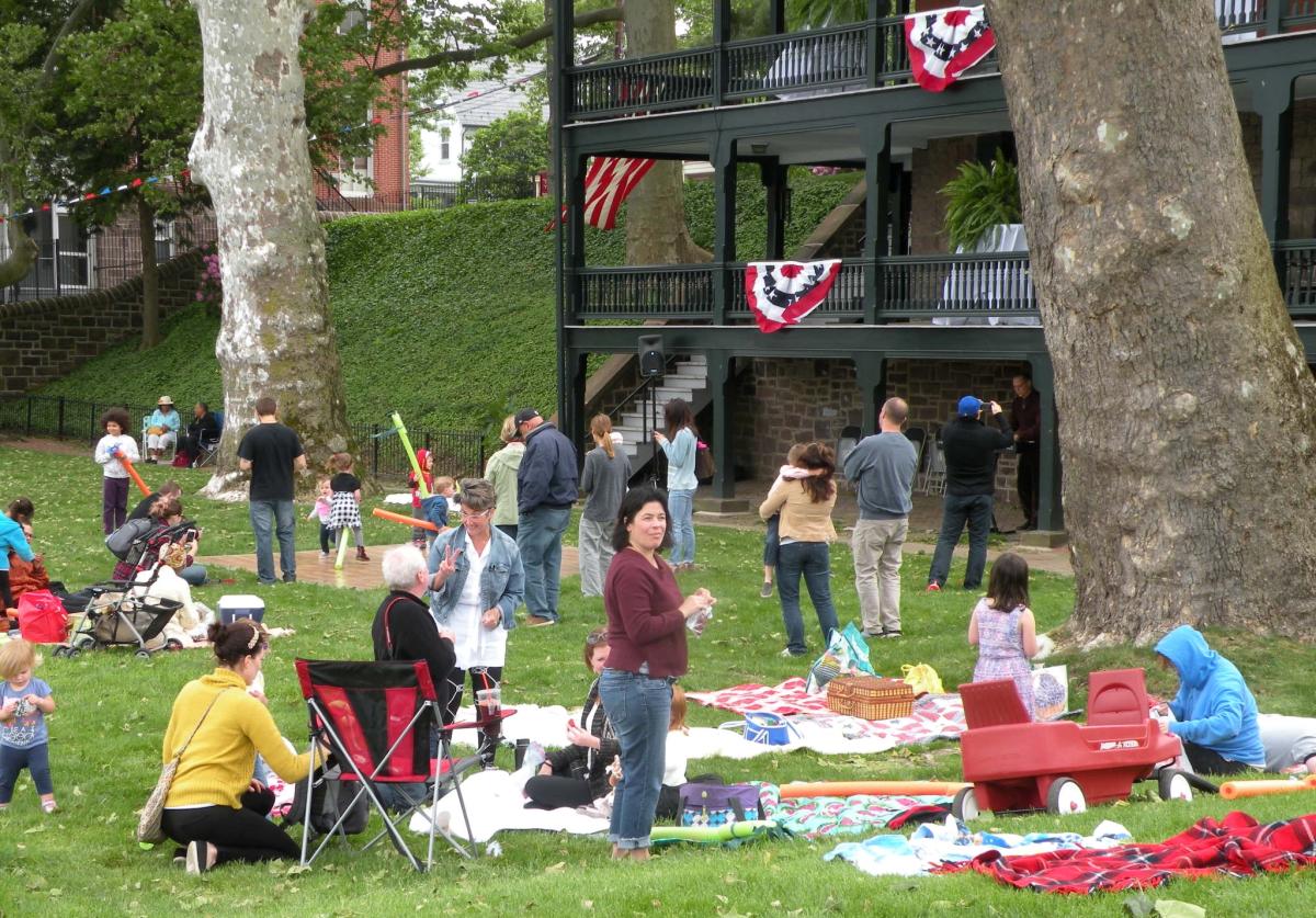 Grundy Museum picnic