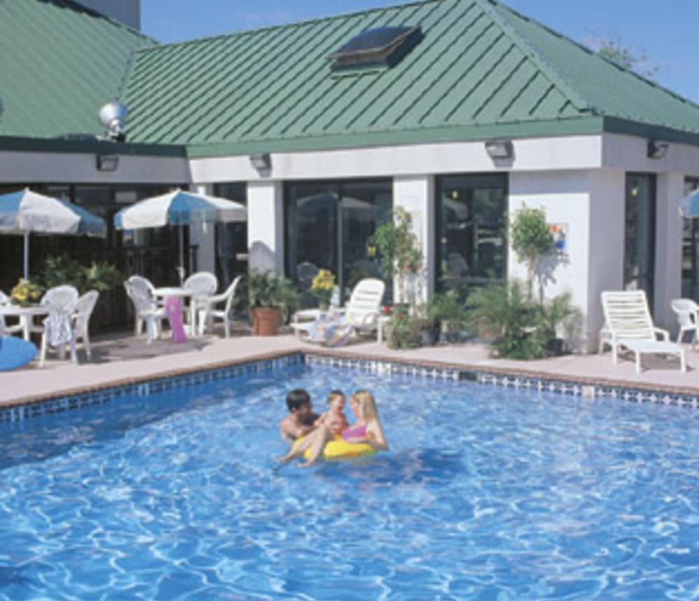 La Quinta Inn & Suites Virginia Beach