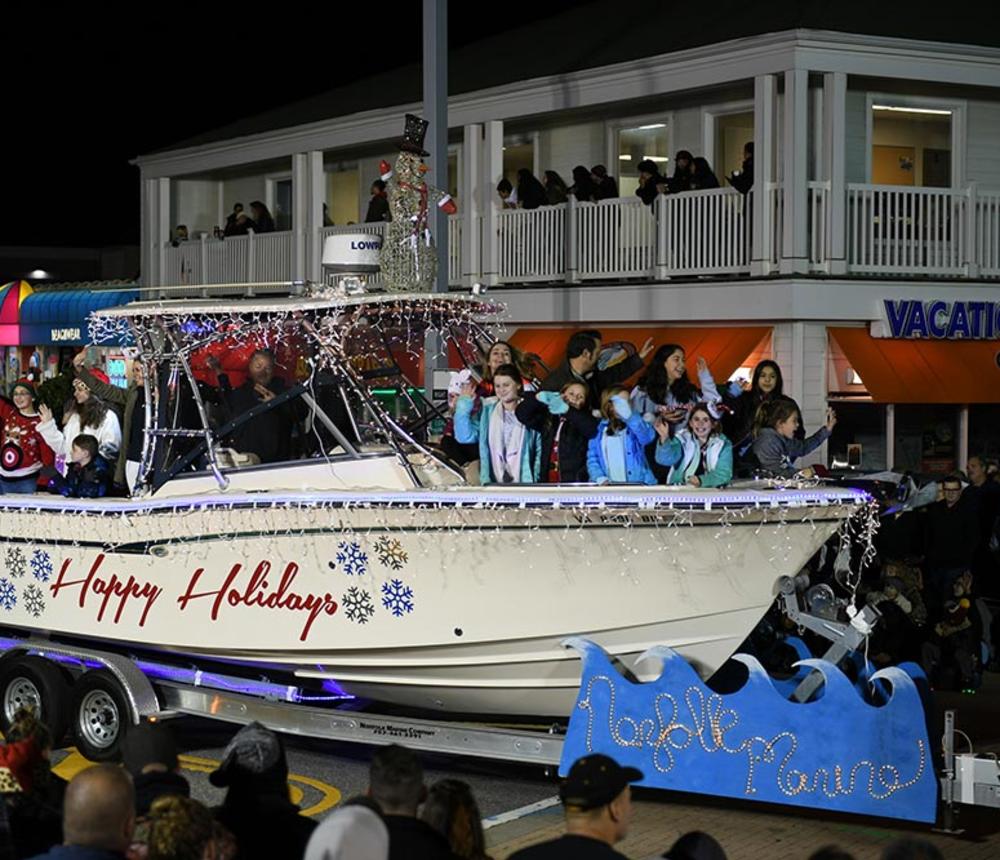 2021 Va Beach Christmas Parade Holiday Parade At The Beach