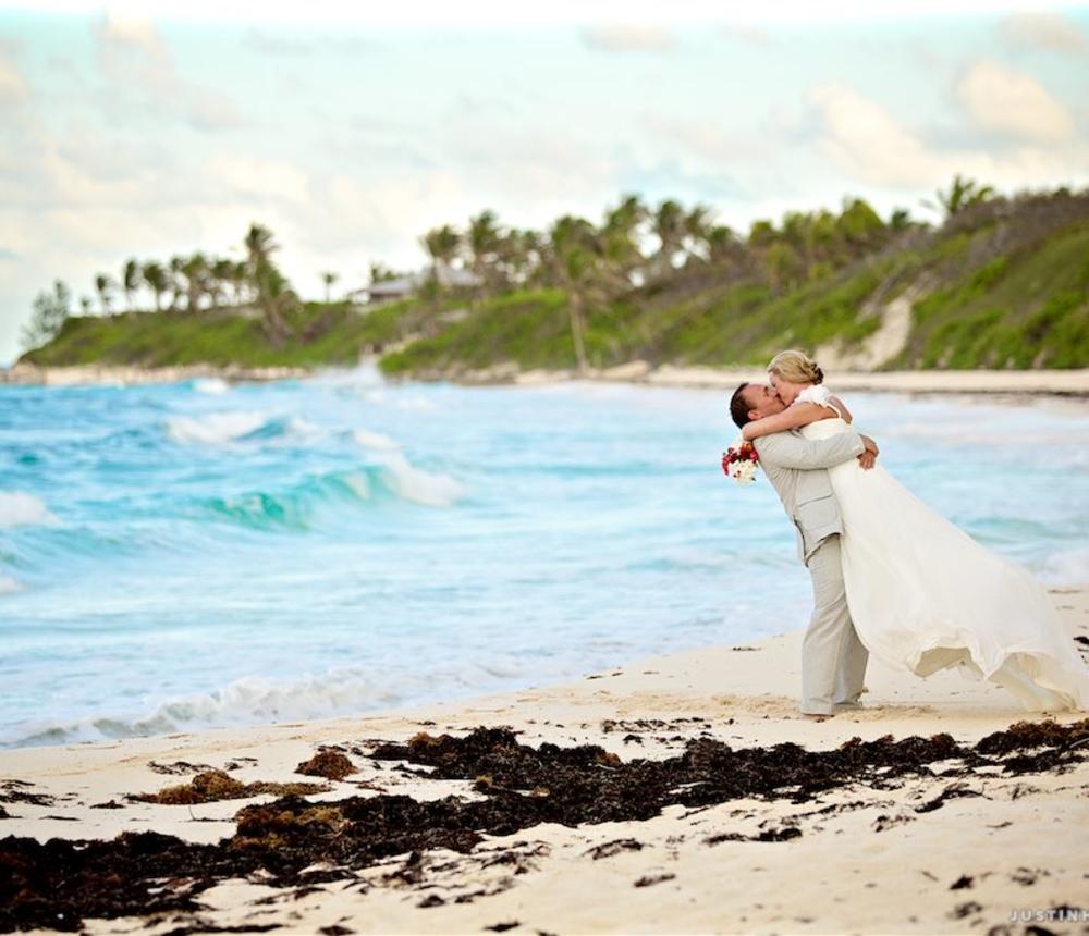 Destination wedding photography by Justin Hankins.