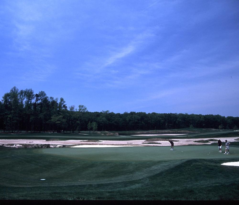 golfers_on_green.jpg