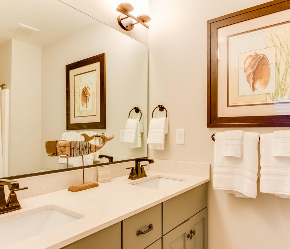 Shared Bathroom, Third Floor