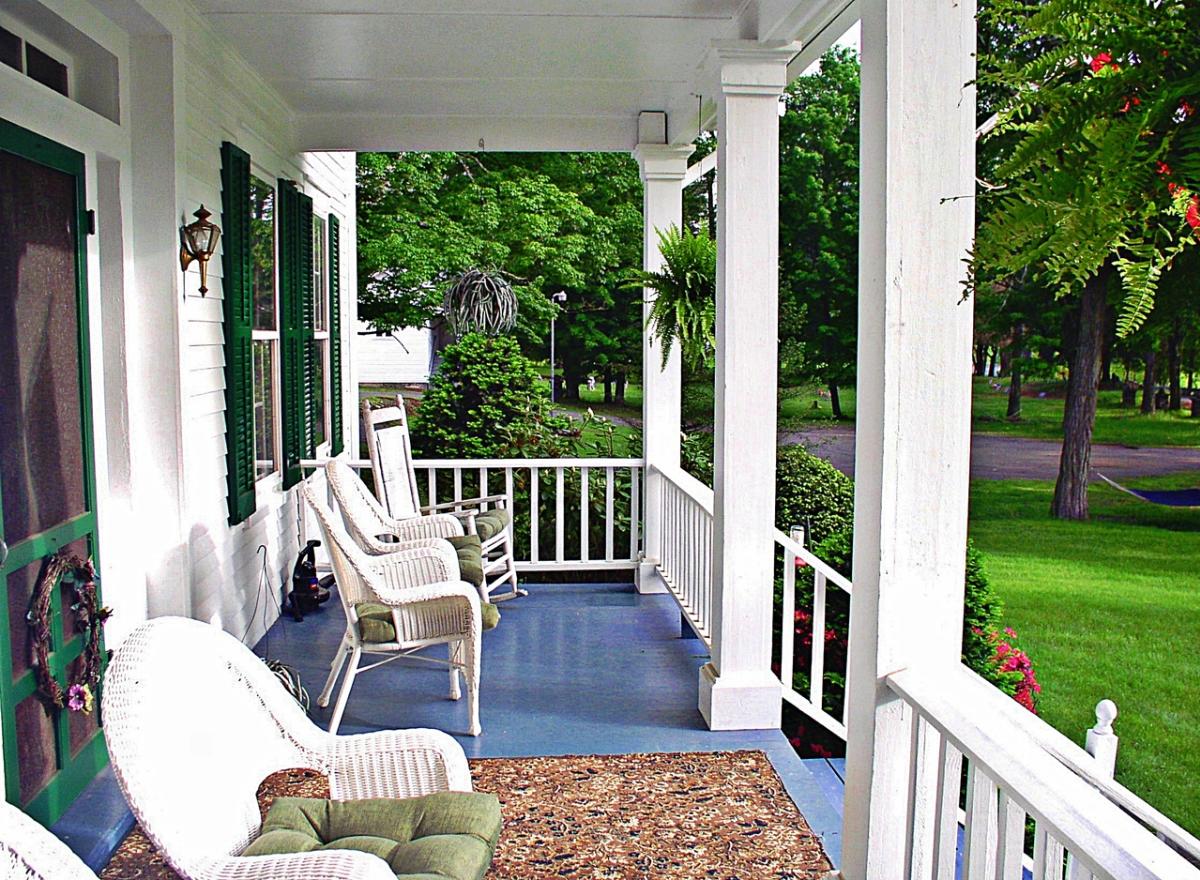 Roebling Inn Bed & Breakfast in the Pocono Mountains