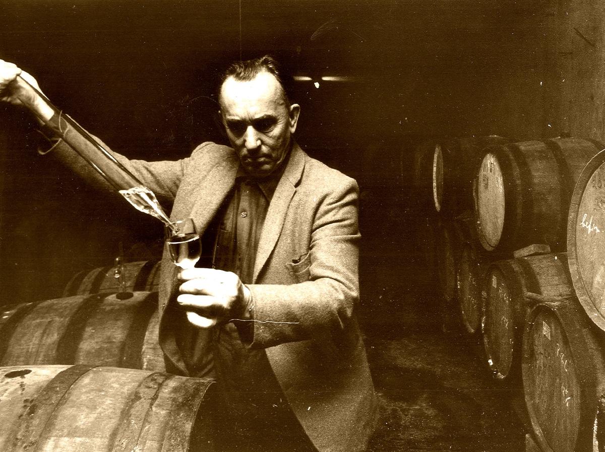 Dr_Frank_in_Cellarb_sepia.jpg
