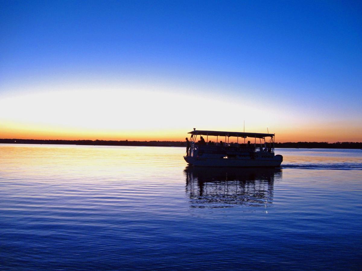 Tour boat