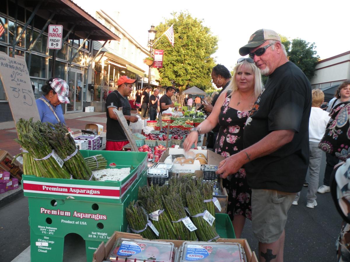First Friday in Bristol is the perfect opportunity to try and buy local fruits and vegetables