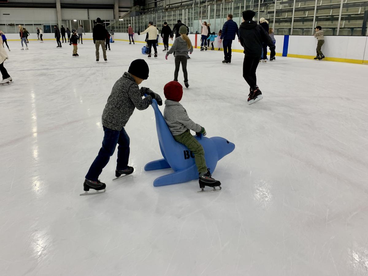 Ice-Skating-Kids-Aide-Great-Park-Ice-Irvine