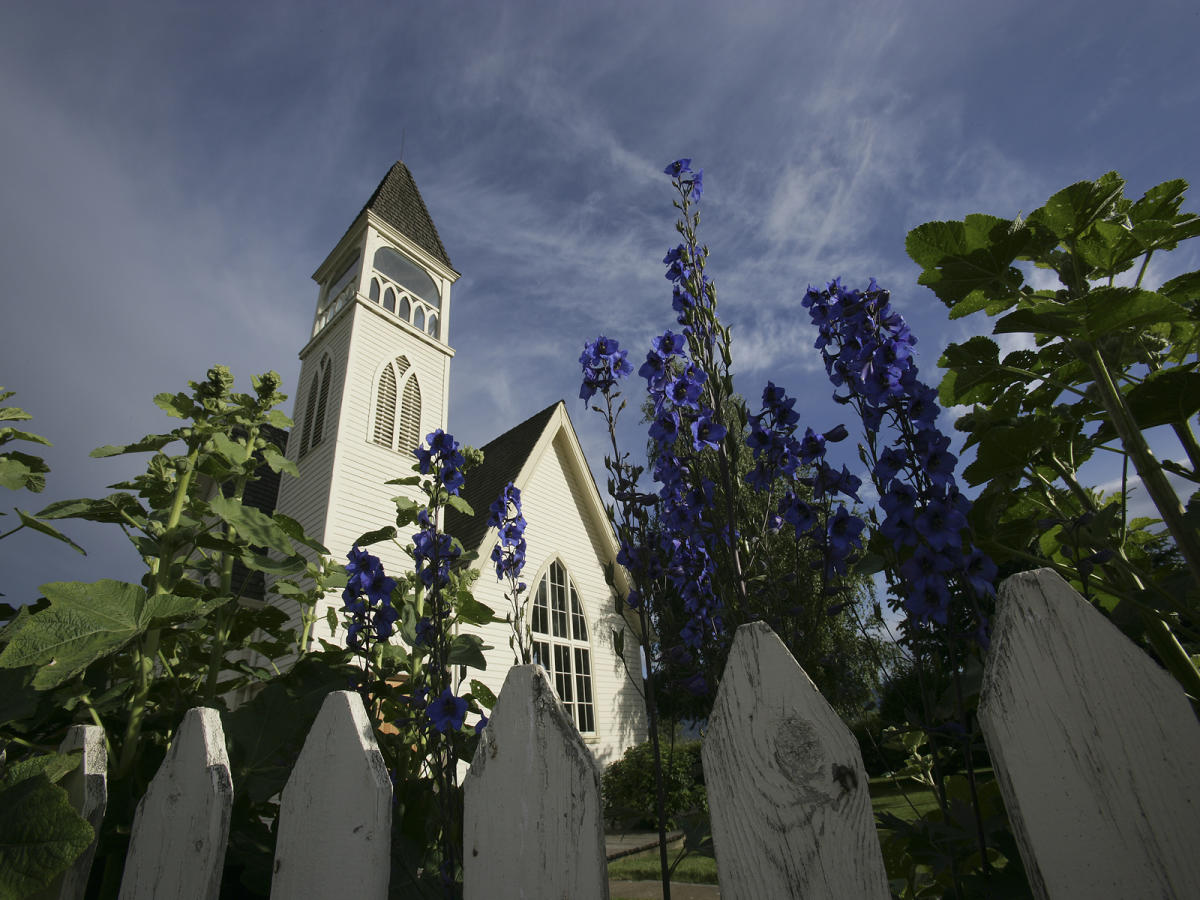 Kelowna -The Benvoulin Heritage Church