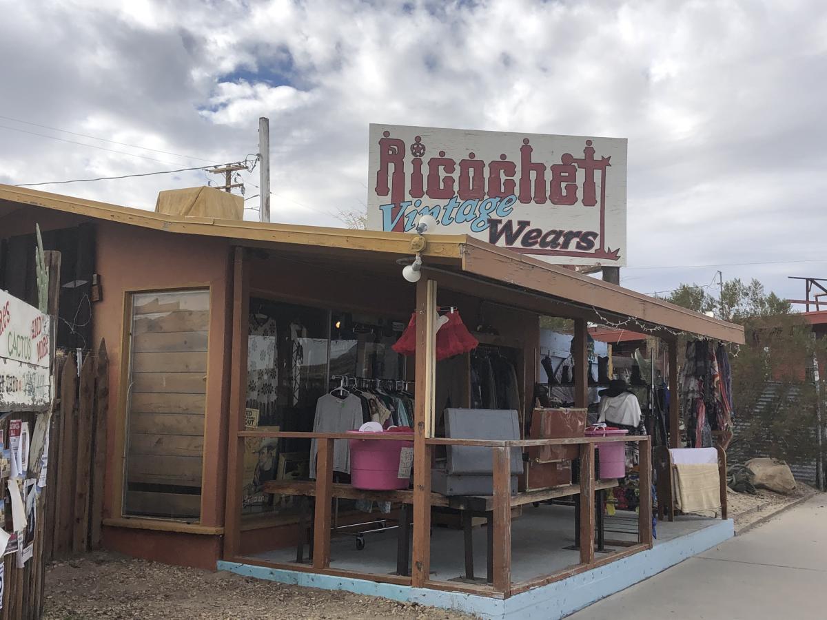 The rustic outside of Ricochet Vintage Wears in Joshua Tree.