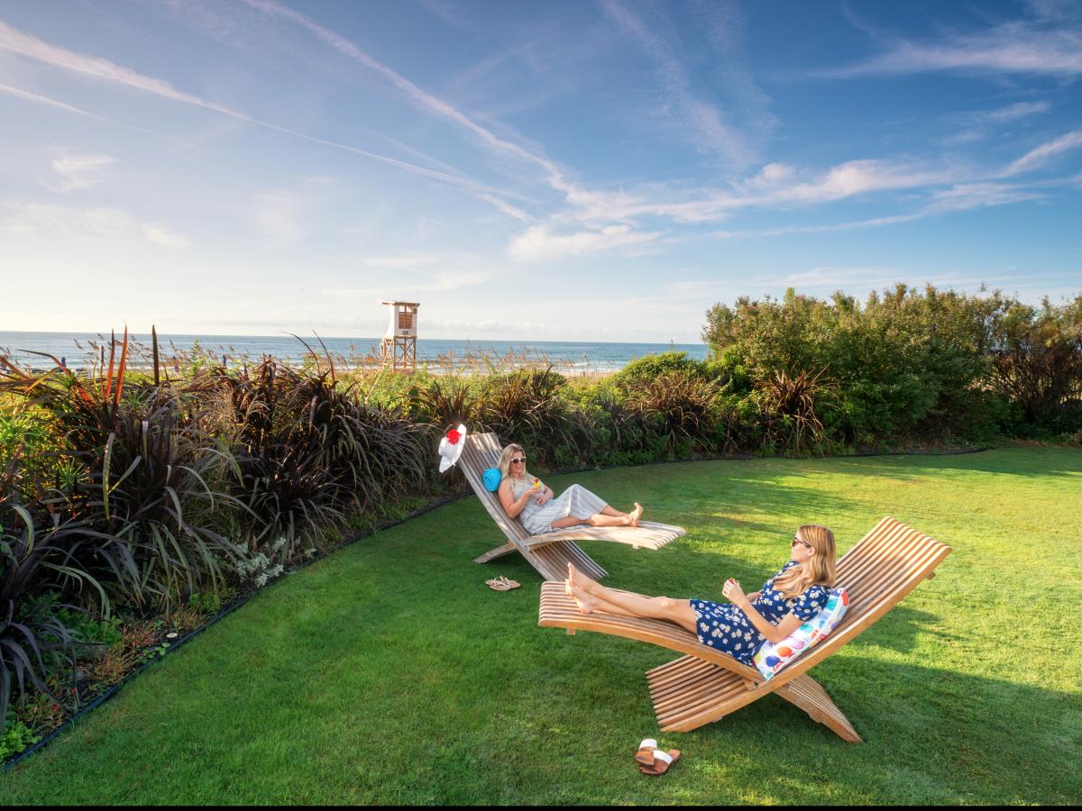 Girlfriends in Gardens at Blockade Runner Beach Resort