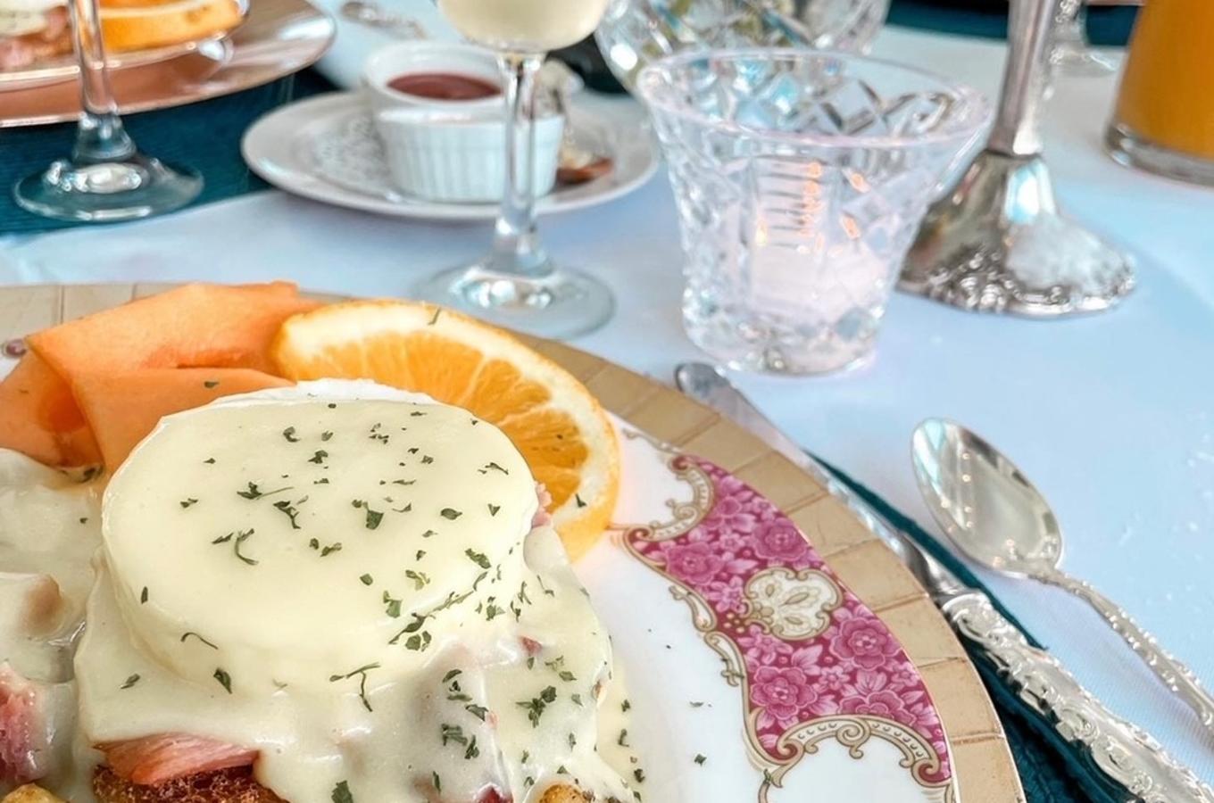 Eggs Benedict