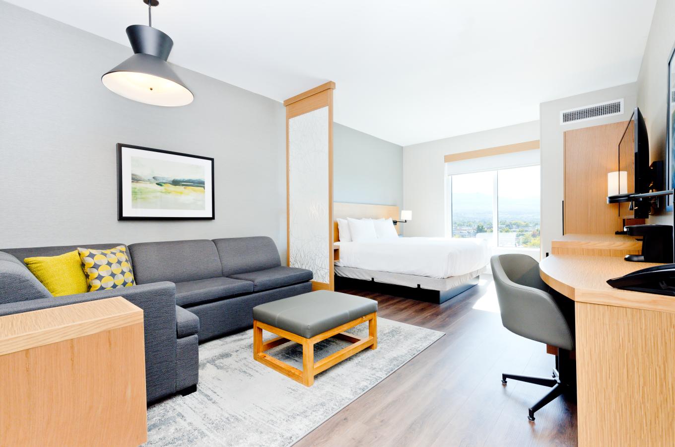 High Floor | King Bed (Plus Sofa Bed)