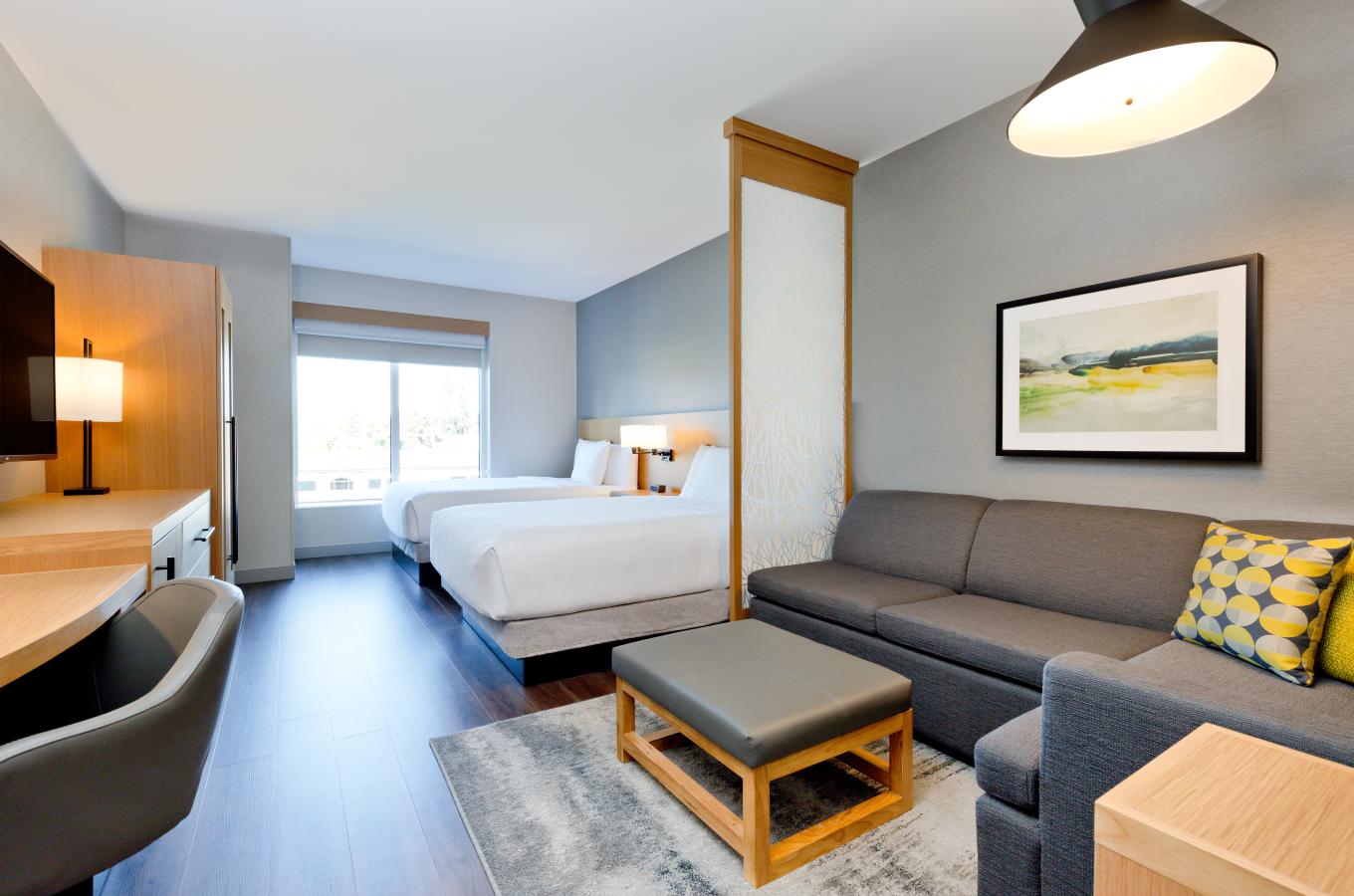 2 Queen Beds (plus sofa bed)
